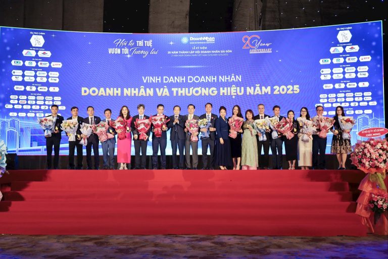 ceo-uuvietsolutions-nhan-giai-doanh-nhan-thuong-hieu-2025